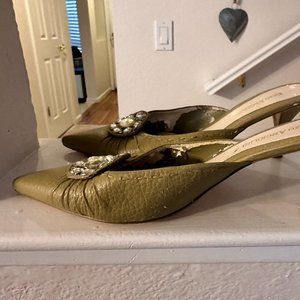 Enzo Angiolini olive colored dress shoes 7.5 M